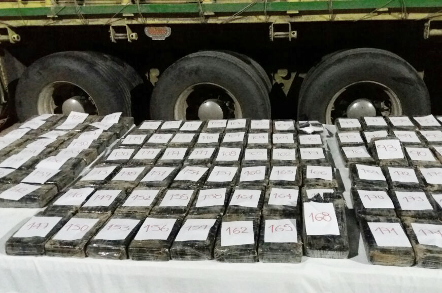 Inmovilizan tractomula con 208 kilos de cocaína en La Guajira