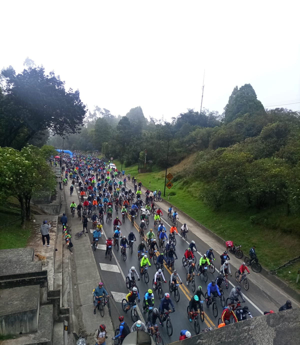 ¿A qué hora se reabrirá la vía Bogotá-Villavicencio? Se realiza travesía ciclística