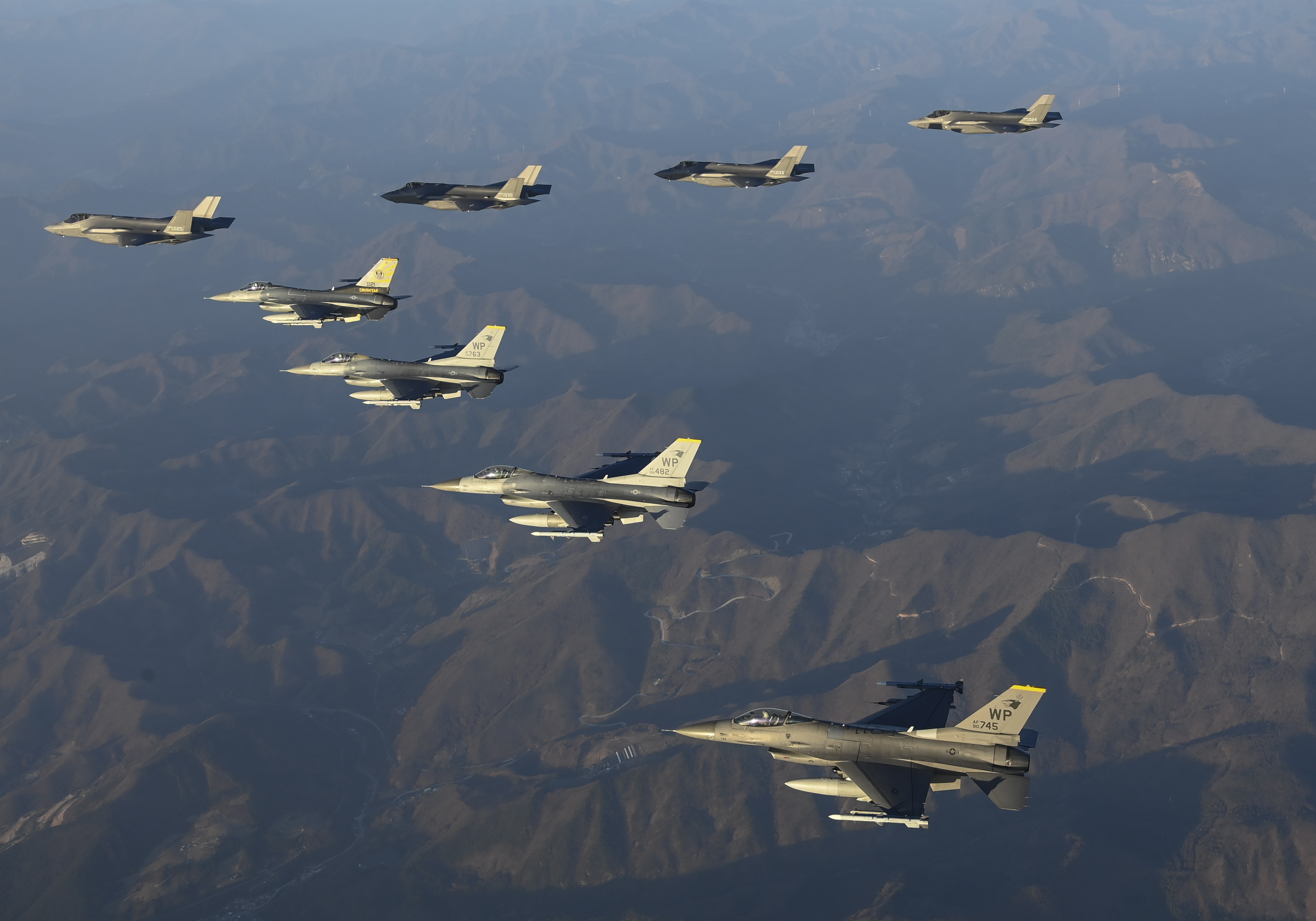 Ucrania recibiría por fin los F-16 que pidió, ¿por qué los quiere?