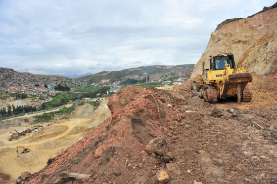 Maquinaria para minería ilegal decomisada por Policía quedará al servicio del Estado