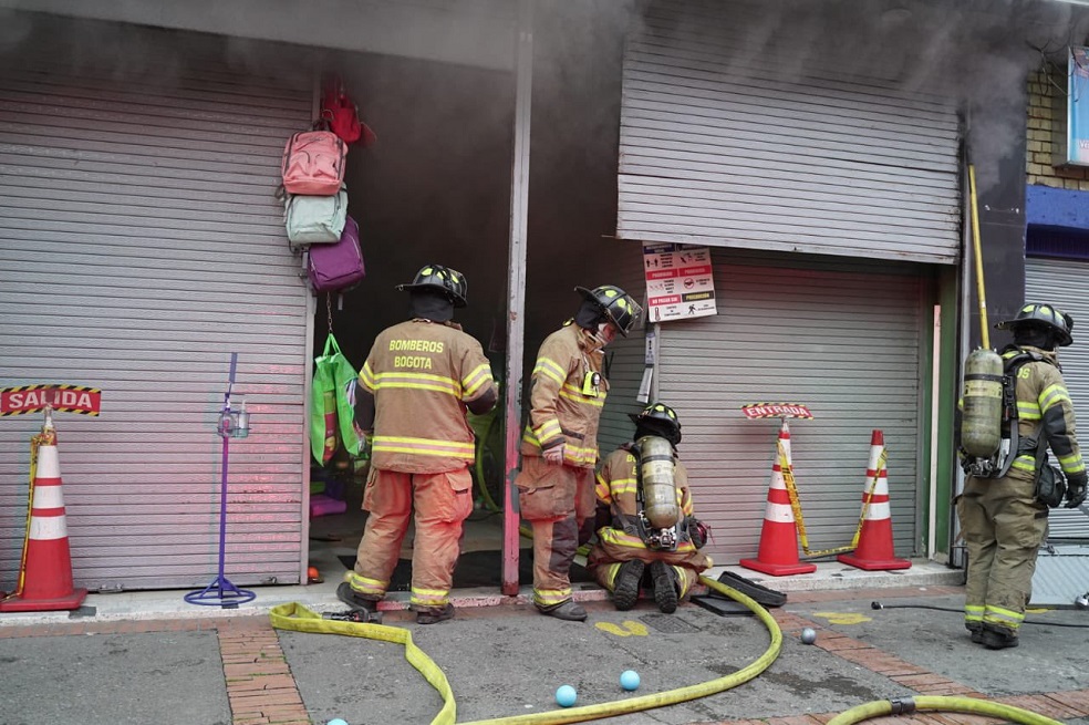 Bomberos atendieron incendio en San Andresito de San José, en el centro de Bogotá