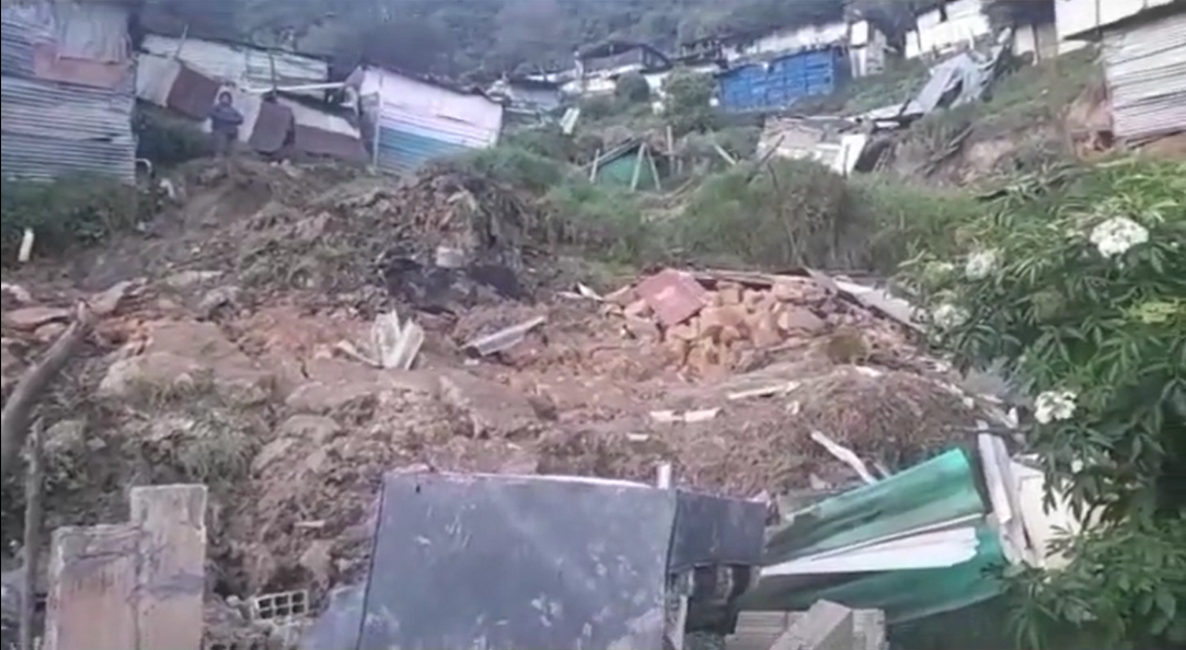 Usme: 50 familias afectadas por derrumbe en zona de invasión