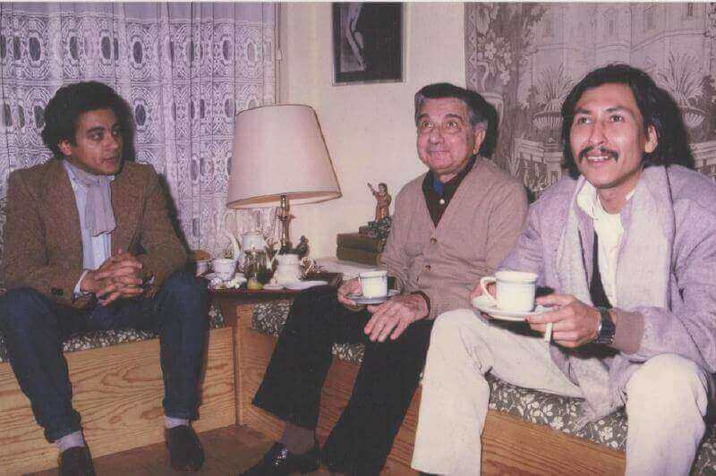 Dasso Saldívar, biógrafo de García Márquez, el escritor Augusto Roa Bastos (1917-2005) y el ensayista peruano Édgar Montiel. / Archivo particular