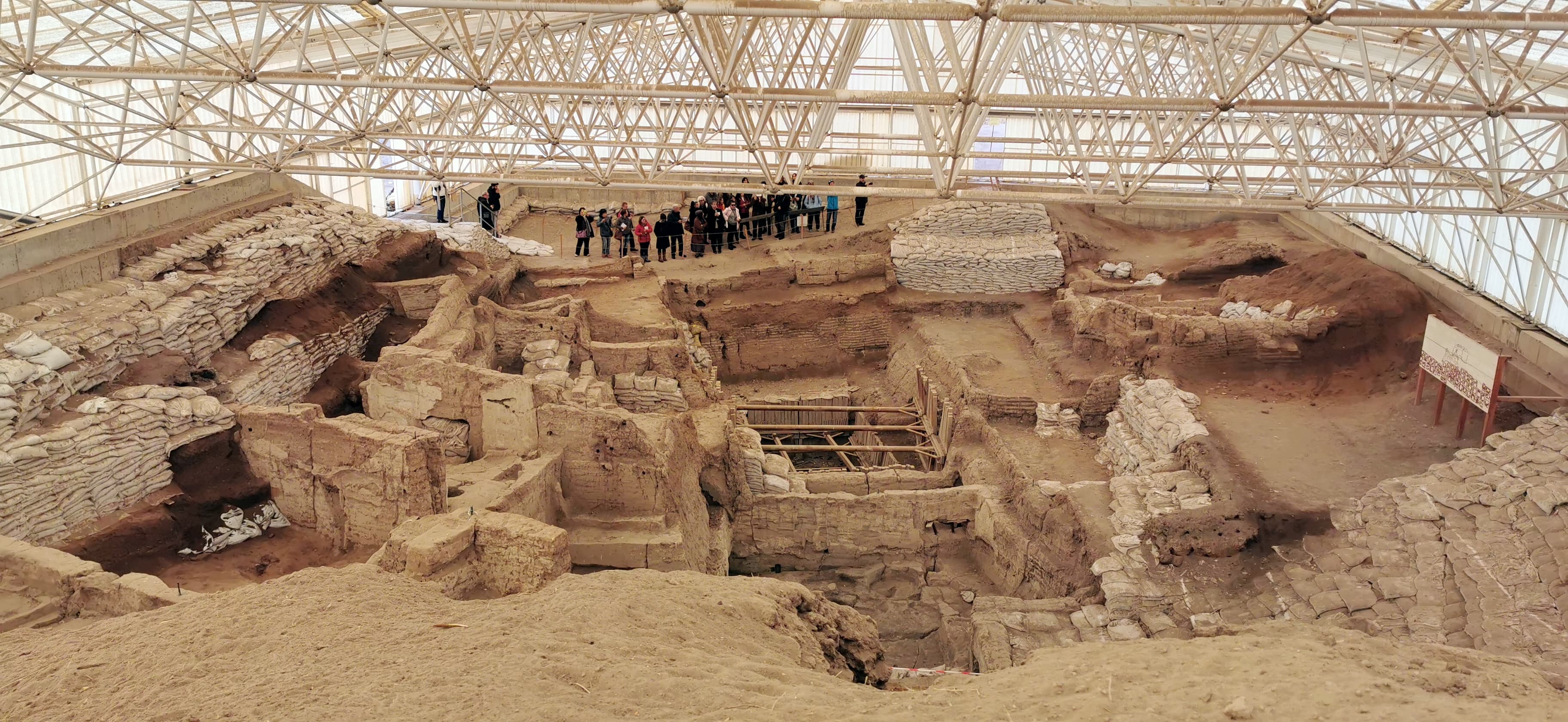 Descubren que sociedad de hace 9.000 años en Turquía era dirigida por mujeres