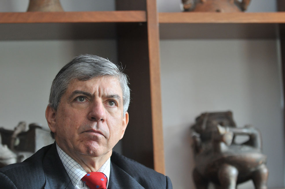 Piden a Santos imparcialidad para elección de contralor