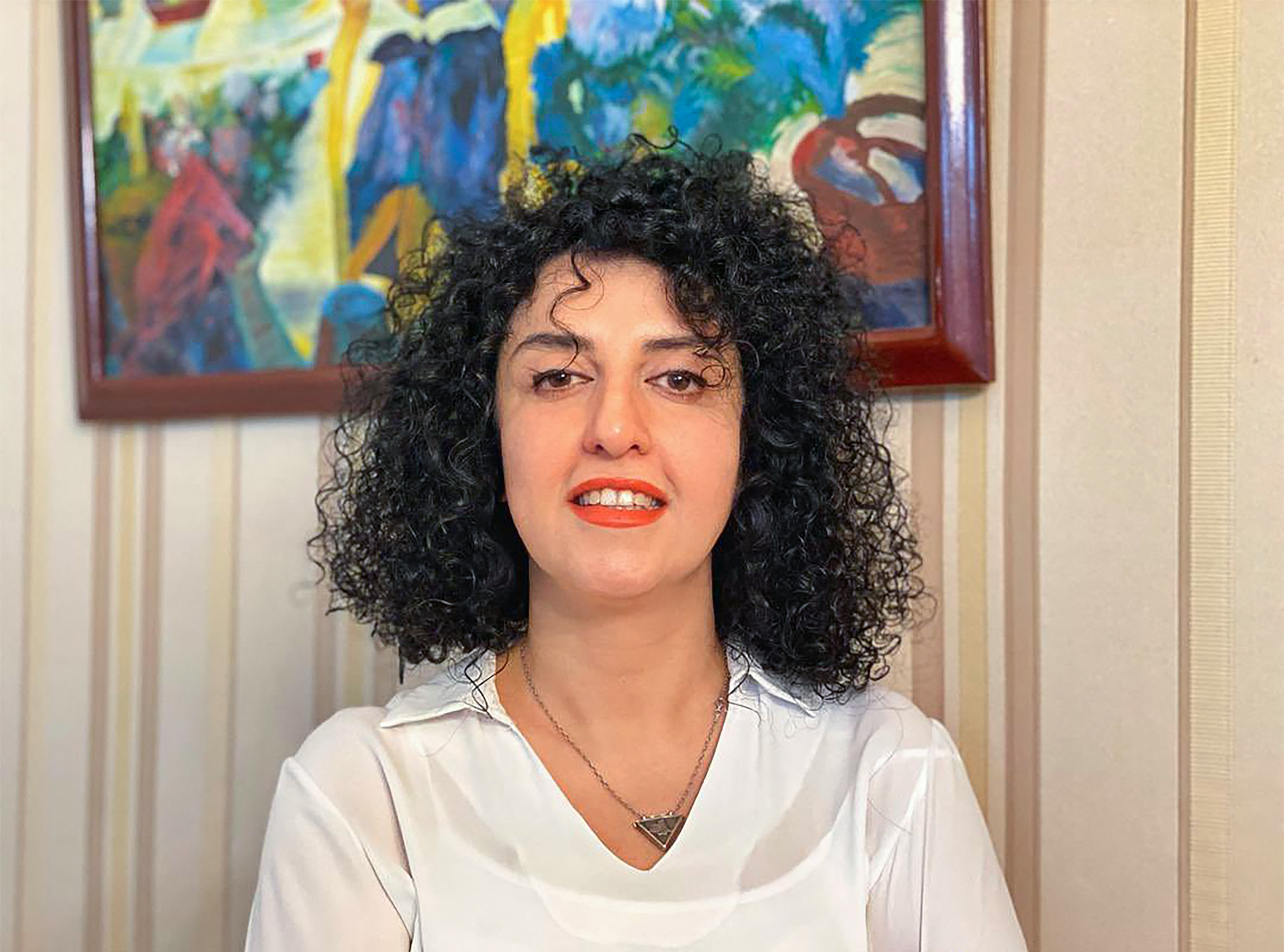 Irán puso temporalmente en libertad a la nobel de paz Narges Mohammadi