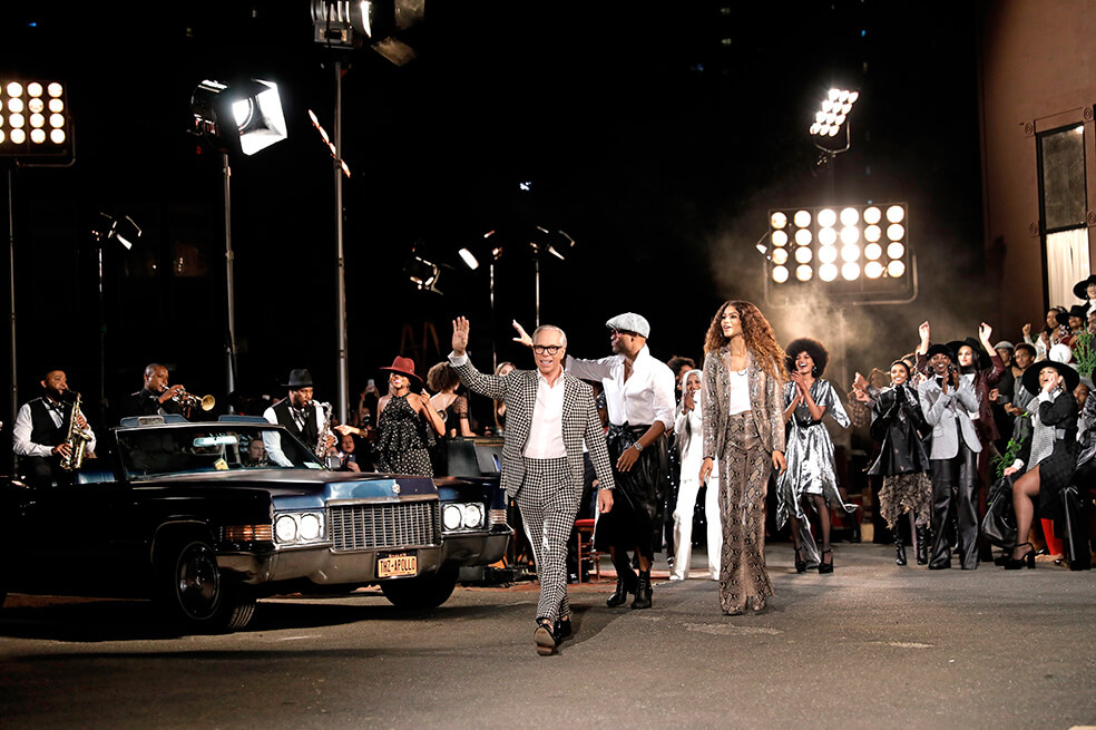 Hilfiger y Zendaya recrean el glamur de los 70 en el mítico Apollo de Nueva York