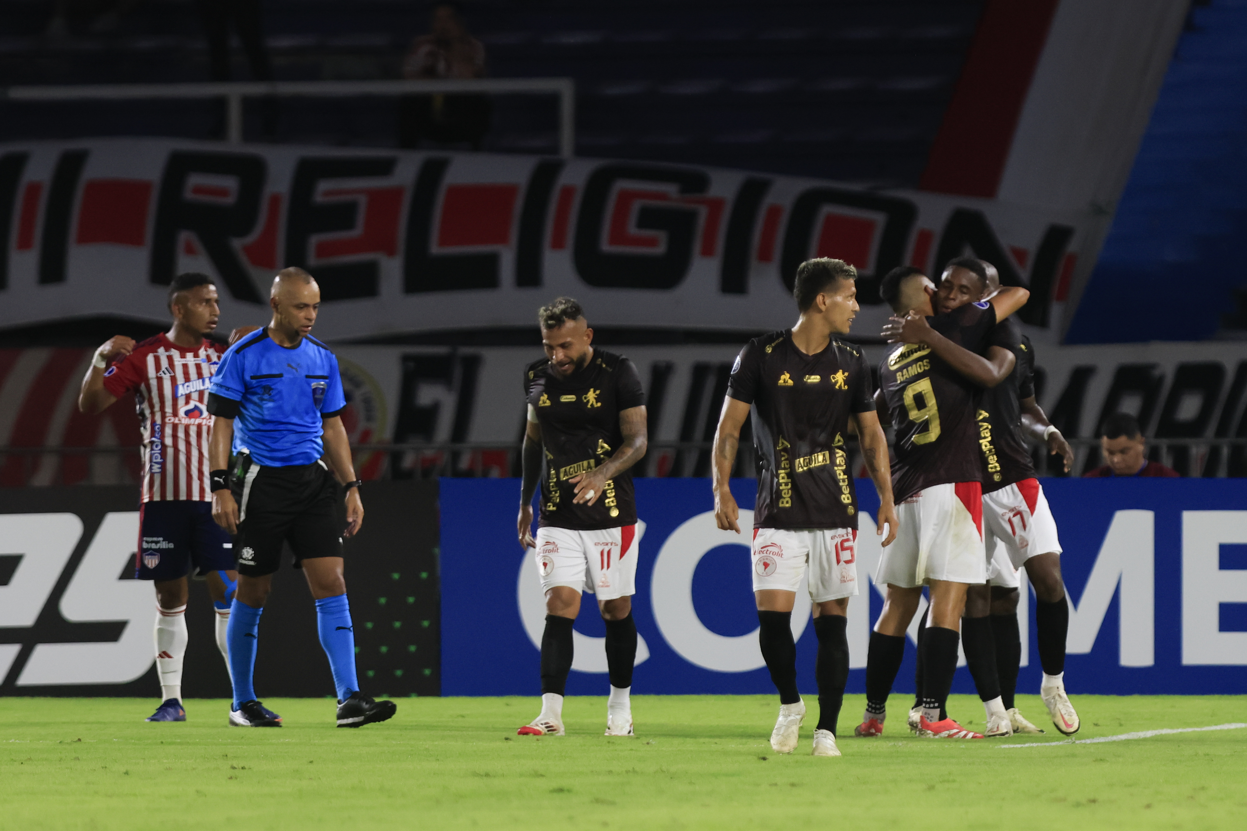 América venció a Junior en los penaltis y clasificó a la Copa Sudamericana 2025