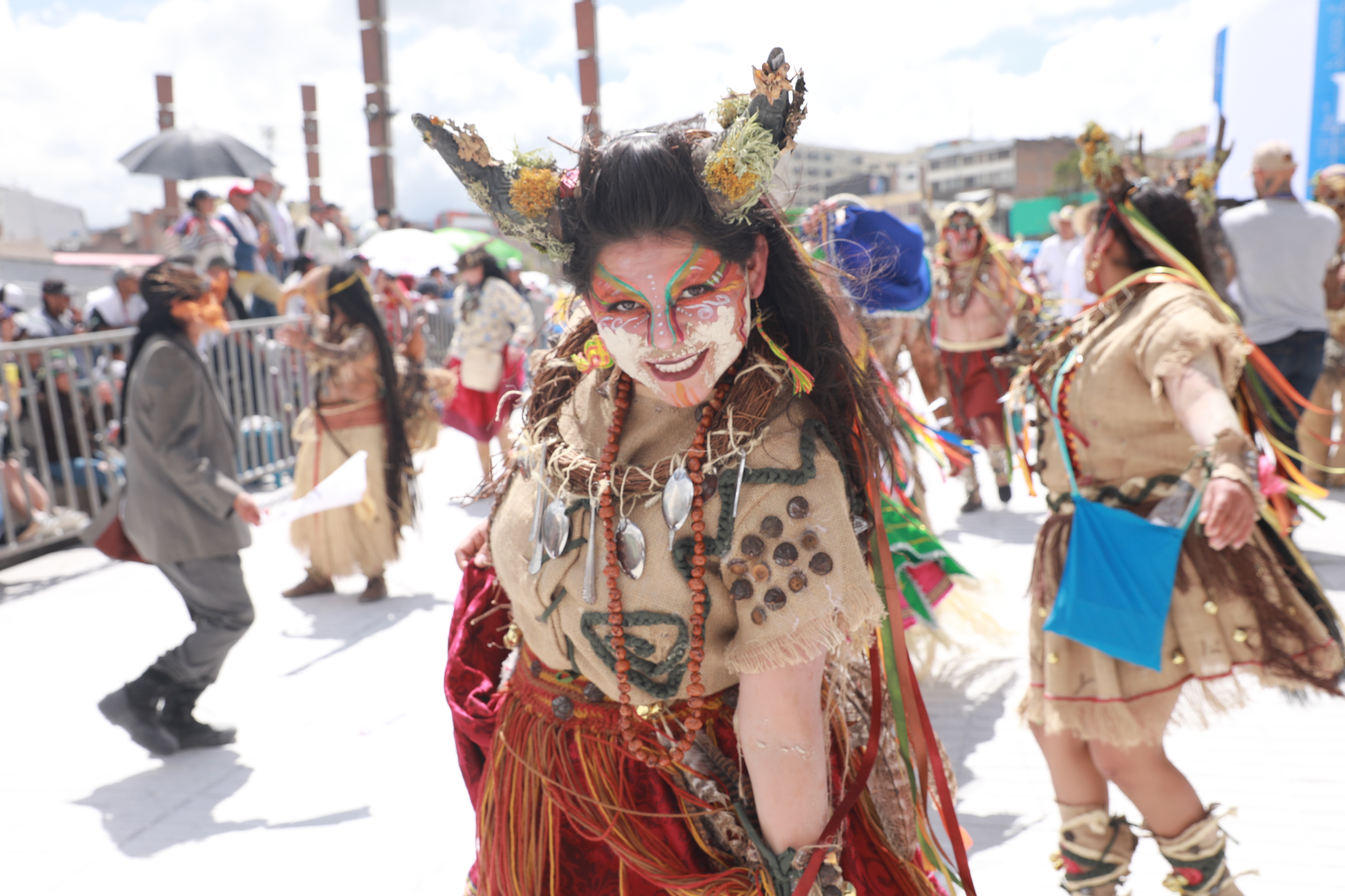 La familia Castañeda se tomó Pasto en el día 3 del Carnaval de Negros y Blancos