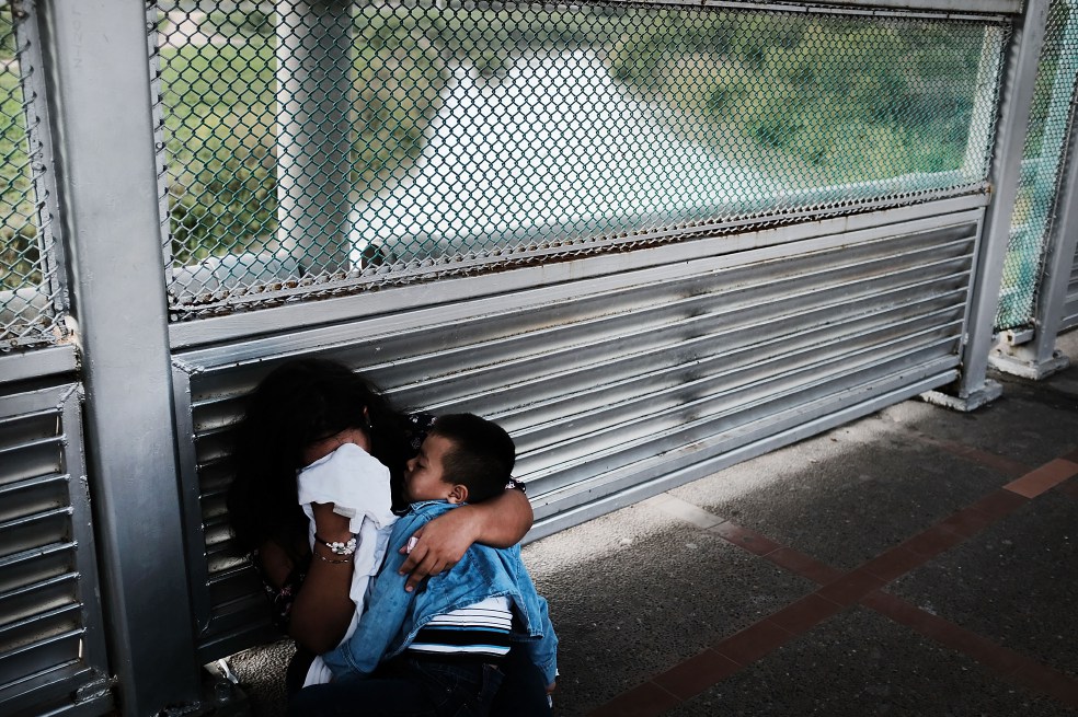 El lucrativo negocio de los refugios para migrantes en EE. UU.