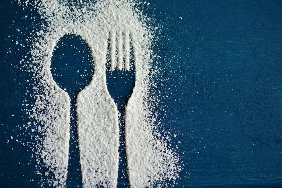 Los azúcares de alimentos procesados aumentan la fragilidad en personas mayores