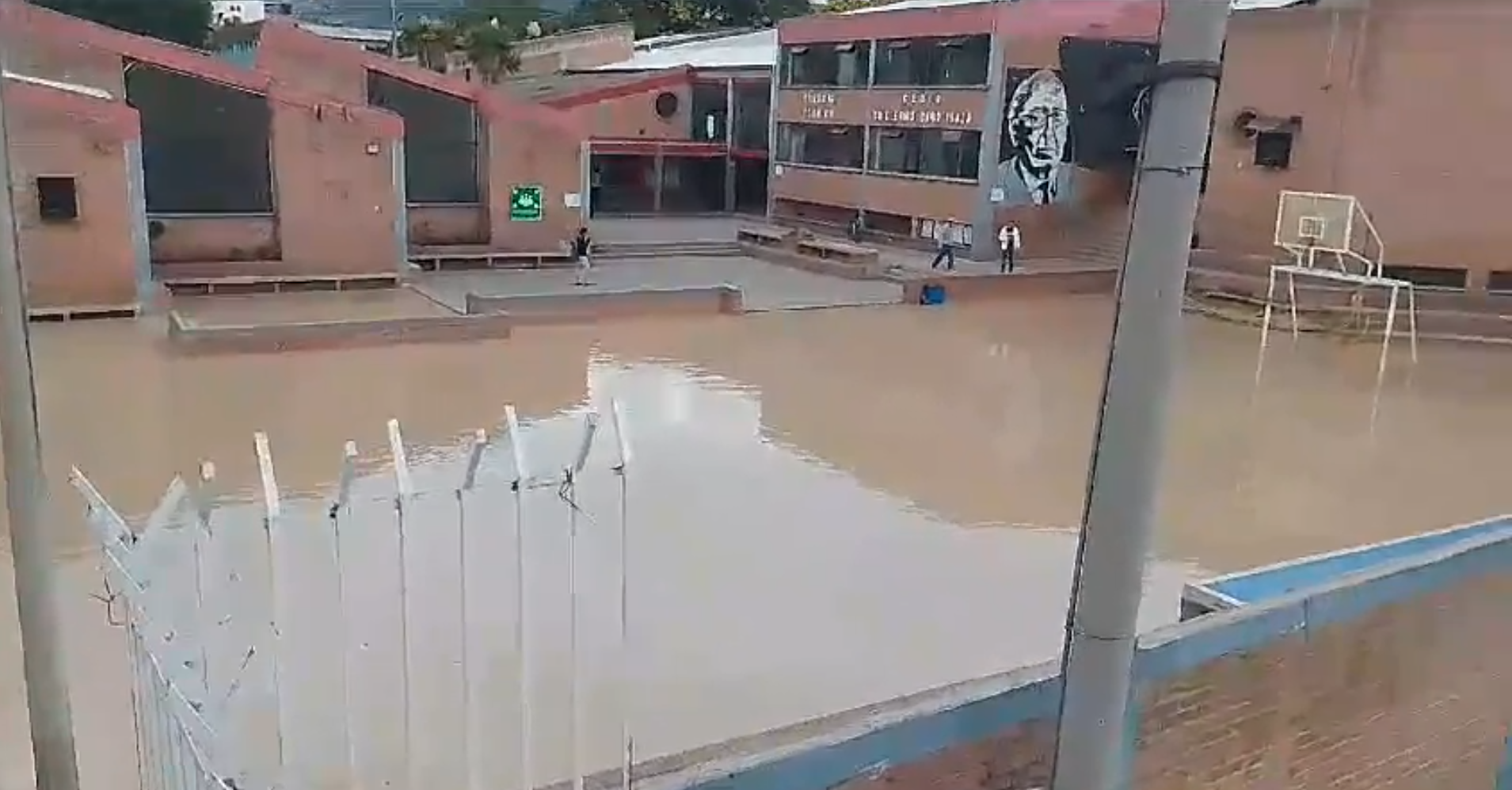 Inundaciones en Tunjuelito: un colegio suspendió clases y hay tres barrios afectados