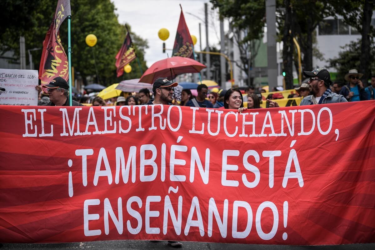 En Bogotá, así marcharon los docentes por la protección de sus derechos