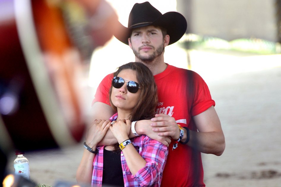 Ashton Kutcher informó a Demi Moore sobre embarazo de Mila Kunis