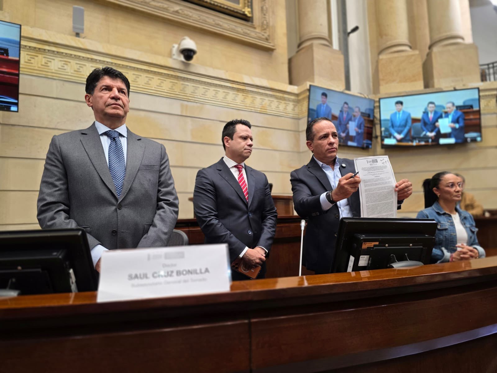 López Maya salió de la Procuraduría y regresó a su curul en Senado por el Pacto