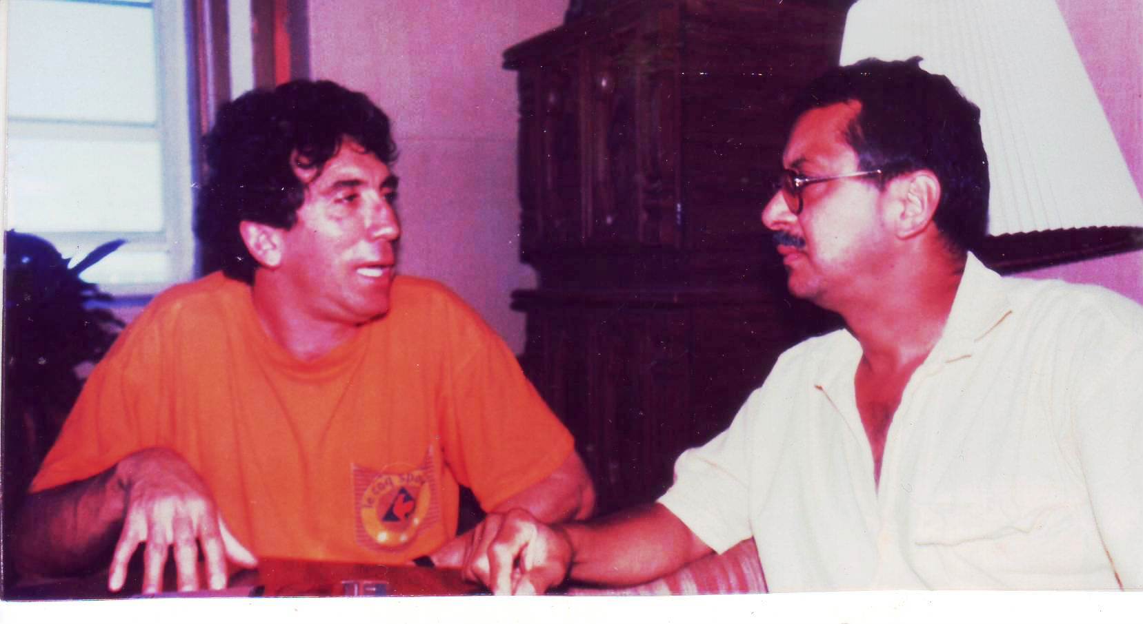 El cubano Reinaldo Arenas y el escritor (y autor de este texto) Eduardo Márceles. / Eduardo Márceles
