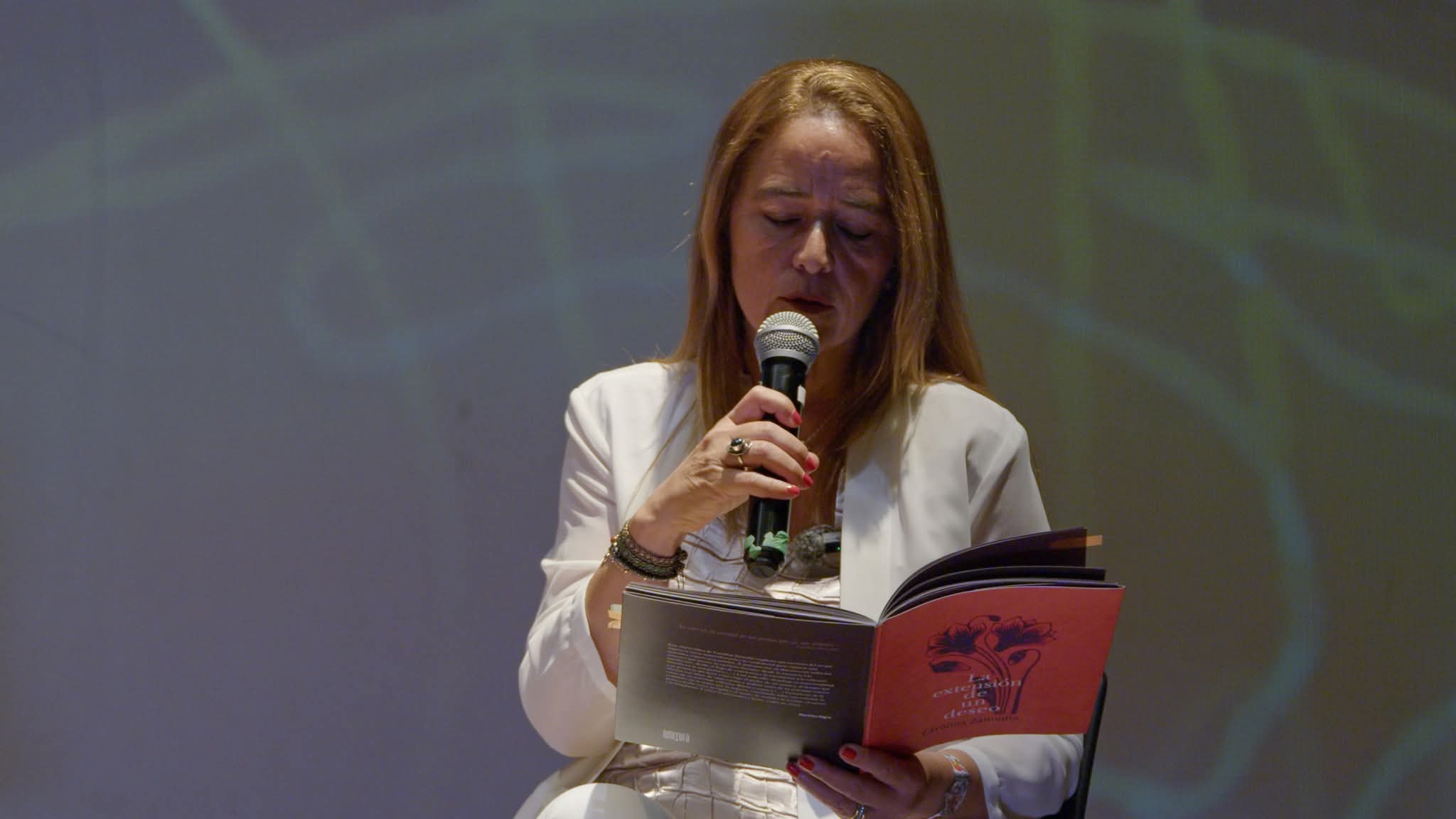 “Si el artista no es vulnerable, es un impostor”: Carolina Zamudio