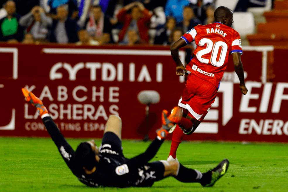 Adrián Ramos y el Granada, a un paso de la primera división de España