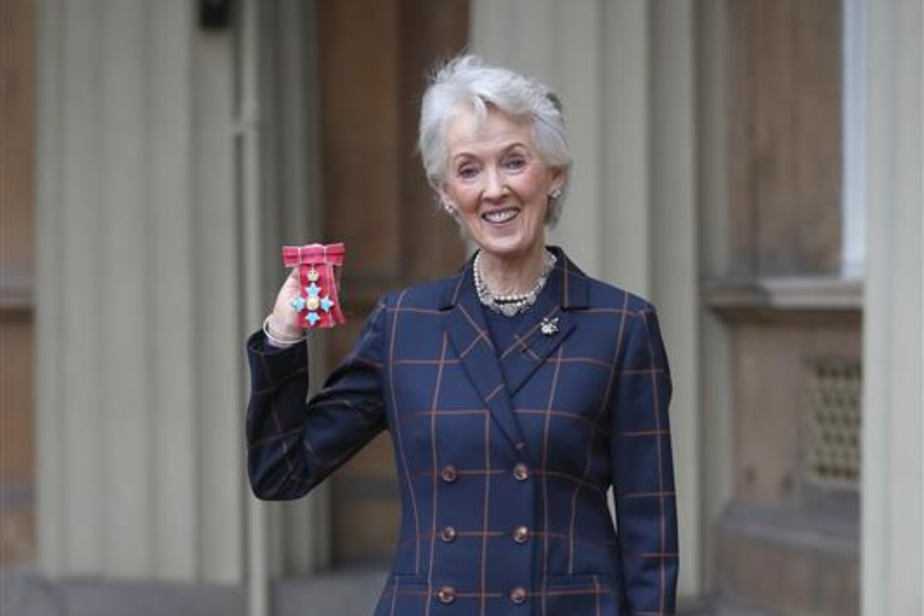 Murió Joanna Trollope, novelista británica de romance, a los 82 años