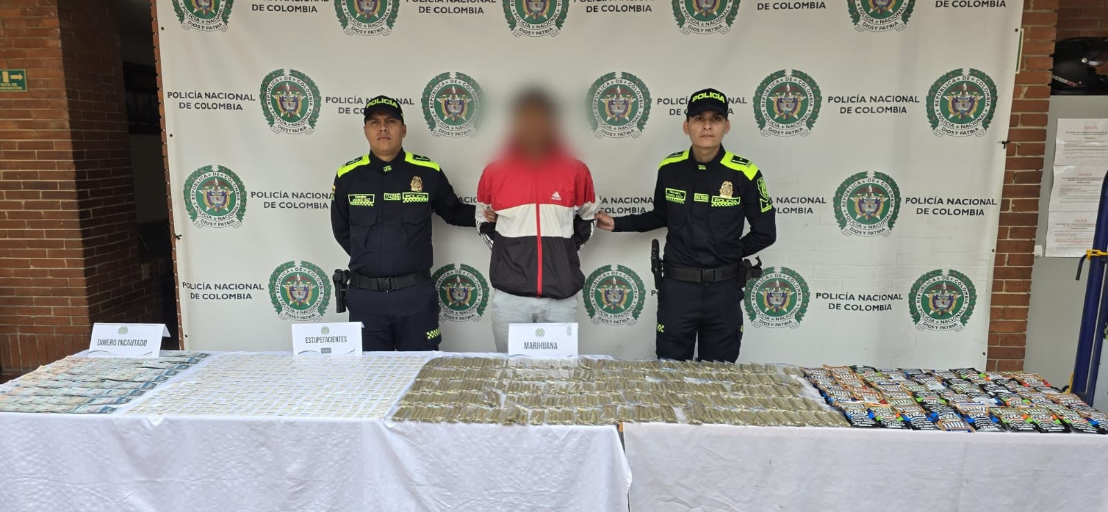Incautan 1.600 dosis de estupefacientes en la “Calle del Tango”, al sur de Bogotá