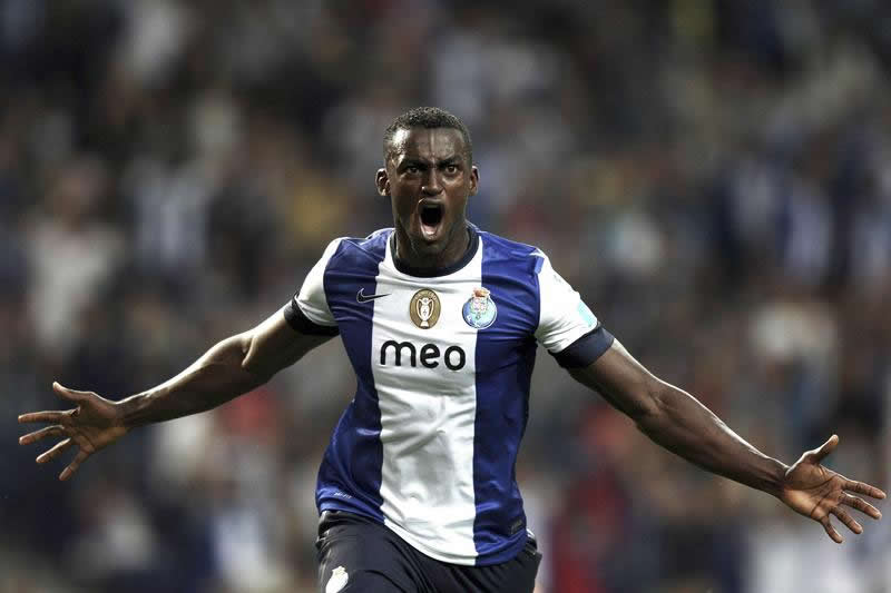 Jackson y James anotaron en victoria del Porto