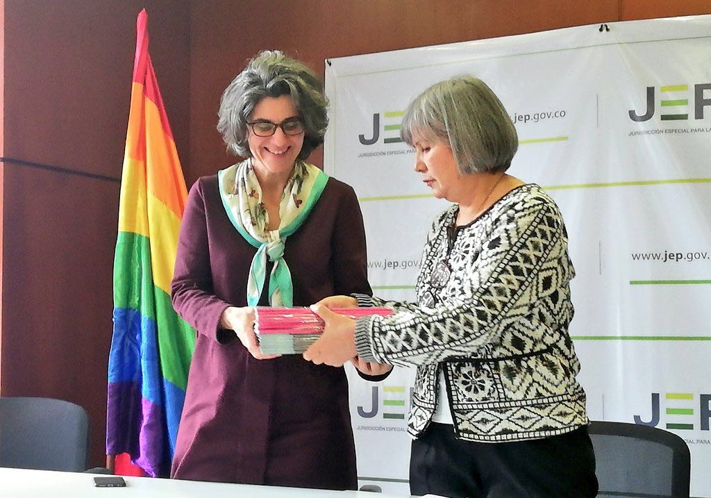 Entregan informes a la JEP sobre violencia a población LGBT