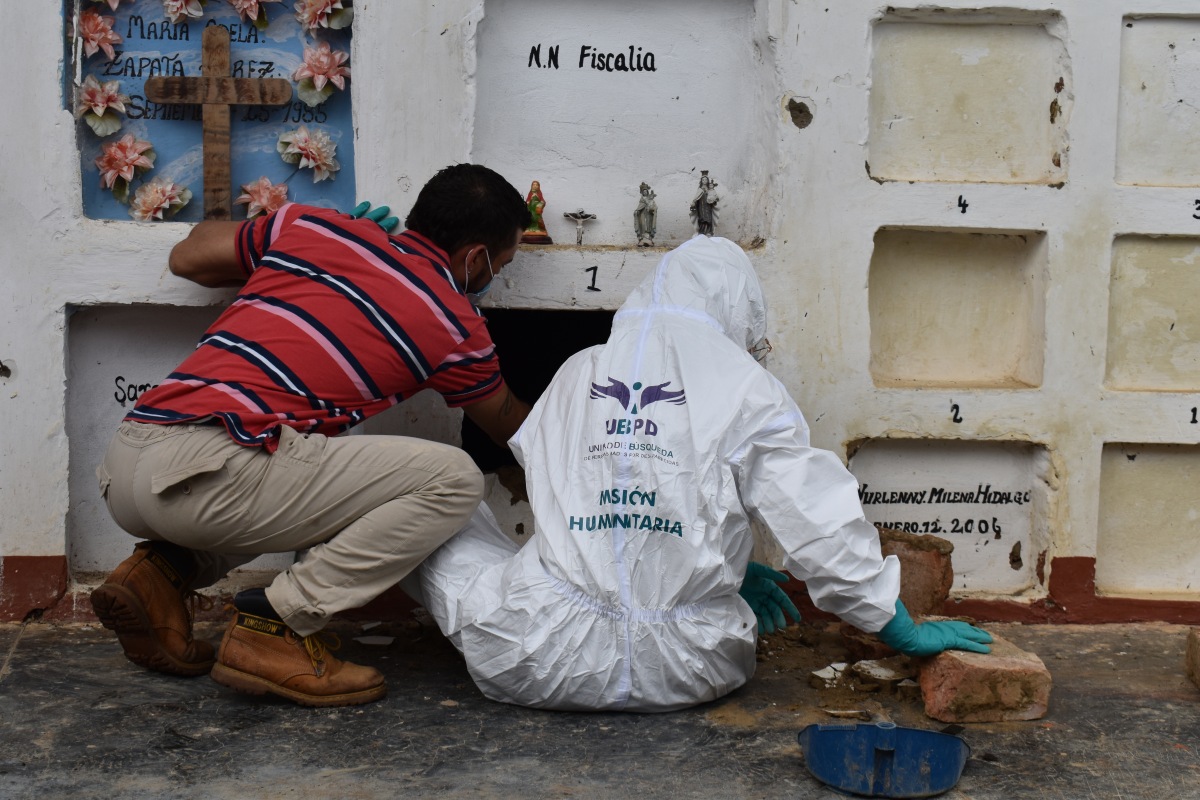 Intervienen cementerio de Urrao (Antioquia) en busca de personas desaparecidas