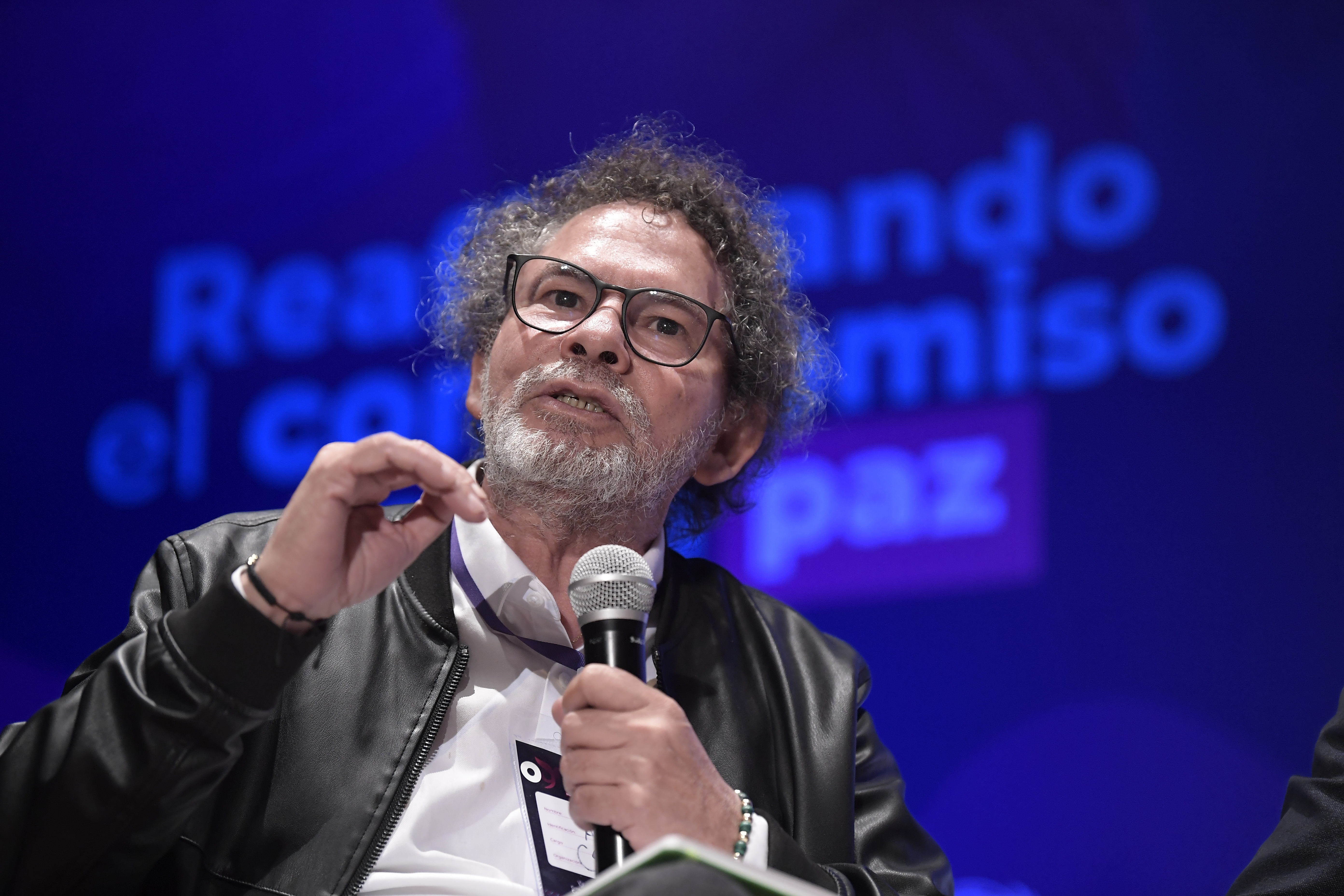 “Hay reservas democráticas que protegen la paz”: Pastor Alape