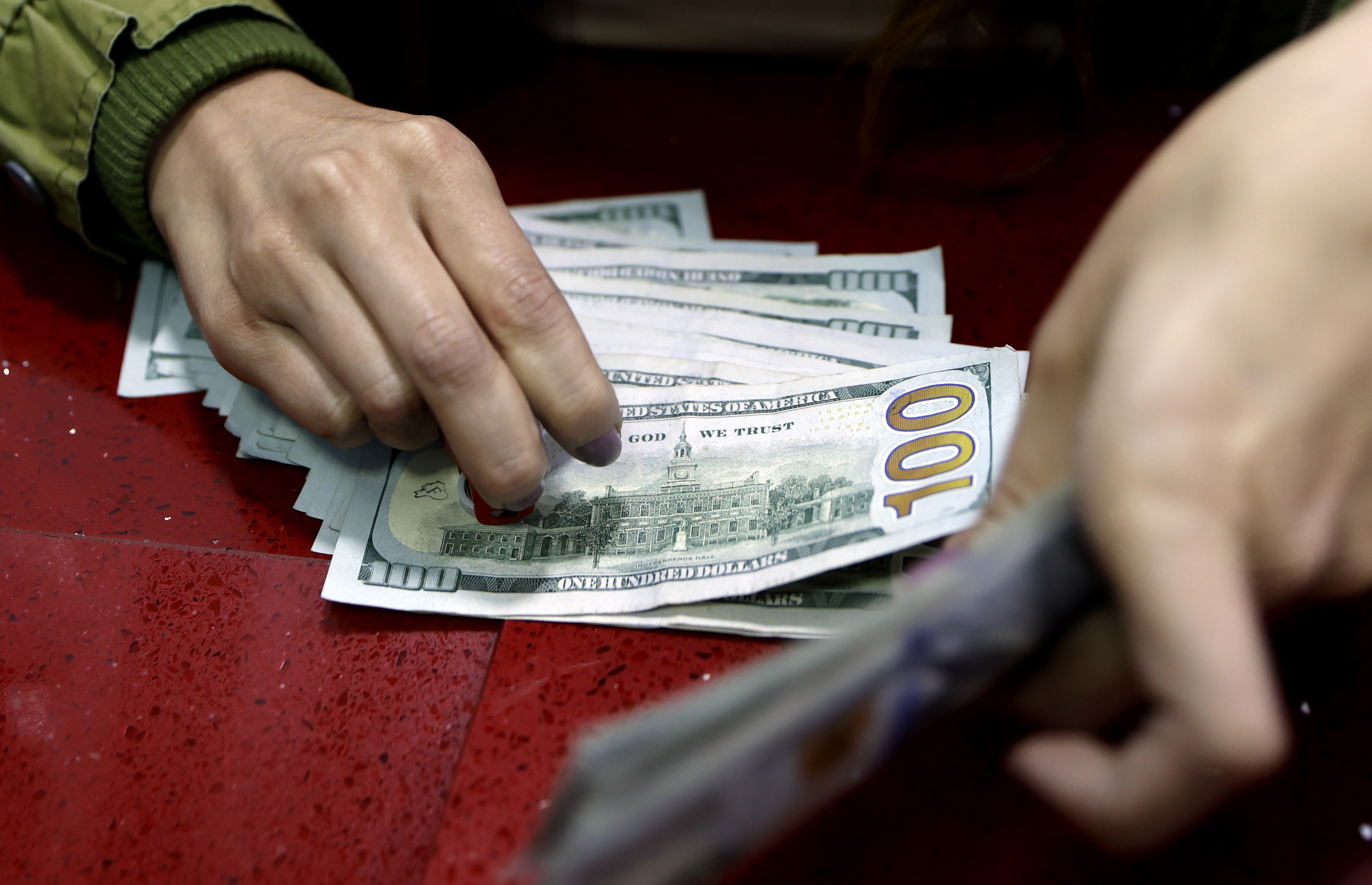 El dólar cerró este miércoles en $4.305