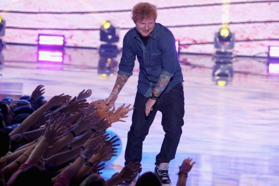 Demandan a cantante Ed Sheeran por supuesto plagio de la canción «Photograph»