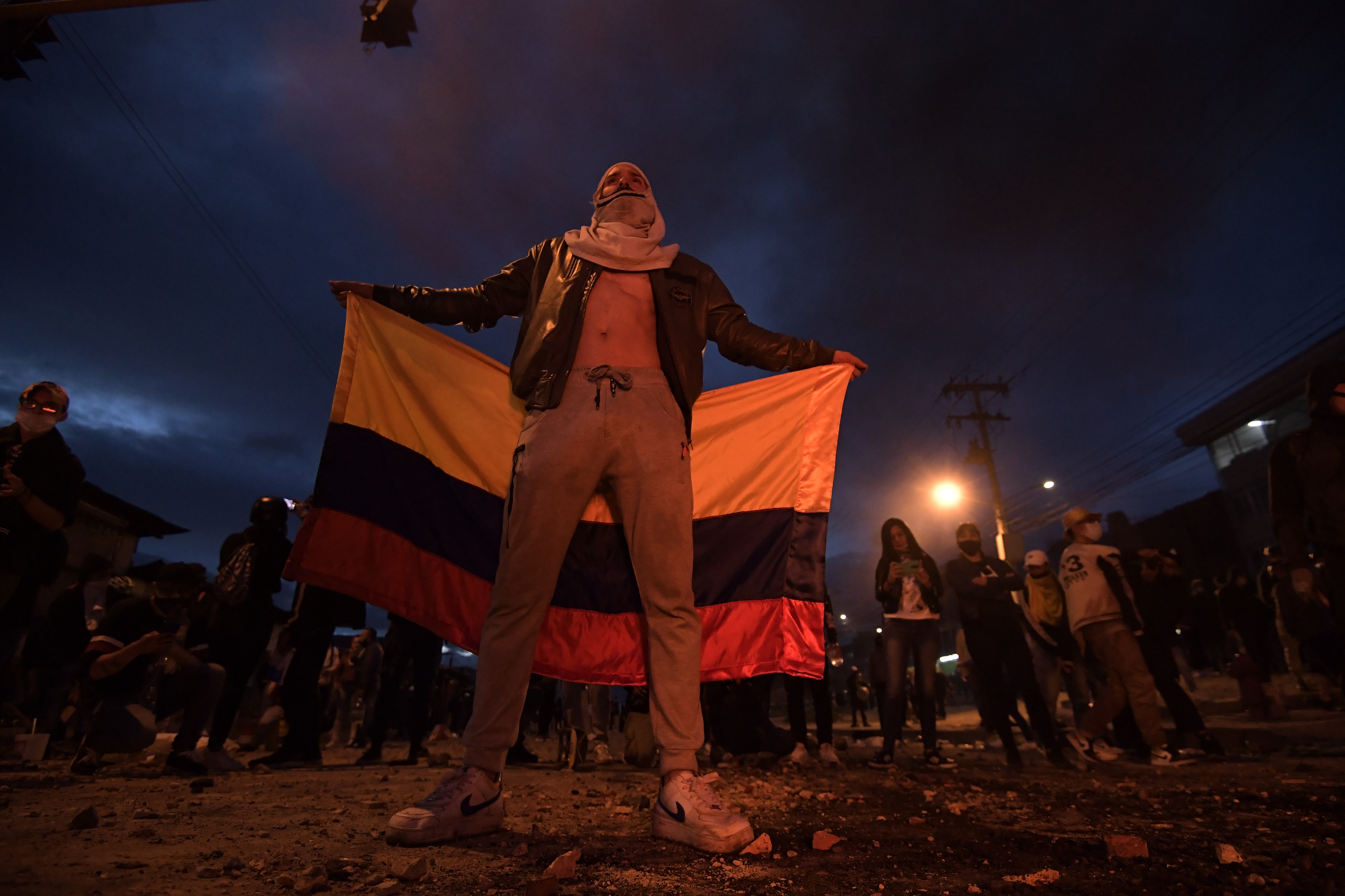 Violaciones a derechos humanos persisten en Colombia, pese a política de paz total