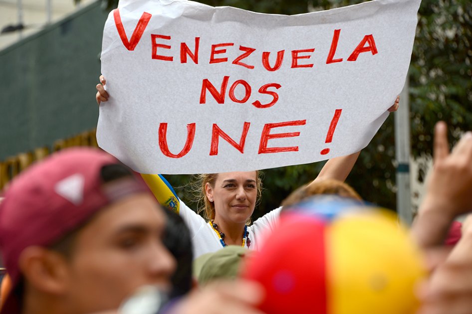 Oposición venezolana busca apoyo de sociedad civil para protestas en pro del revocatorio