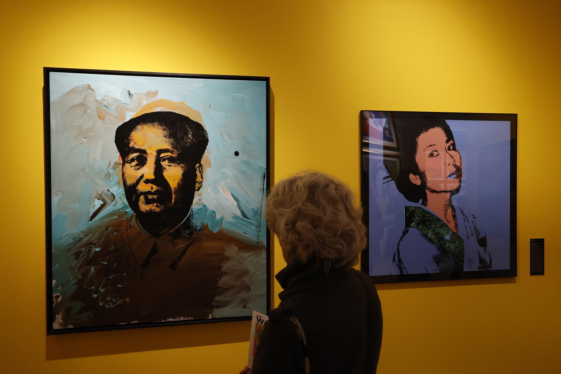 Tiran a la basura por error obras de Warhol en Países Bajos