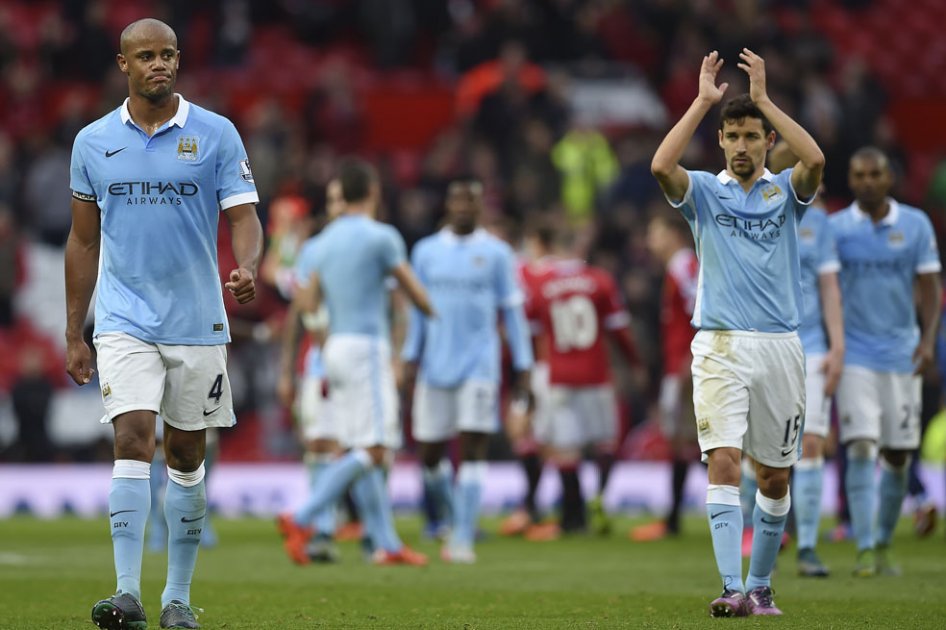 Manchester City se mantiene en la punta de la Premier tras empatar con el United