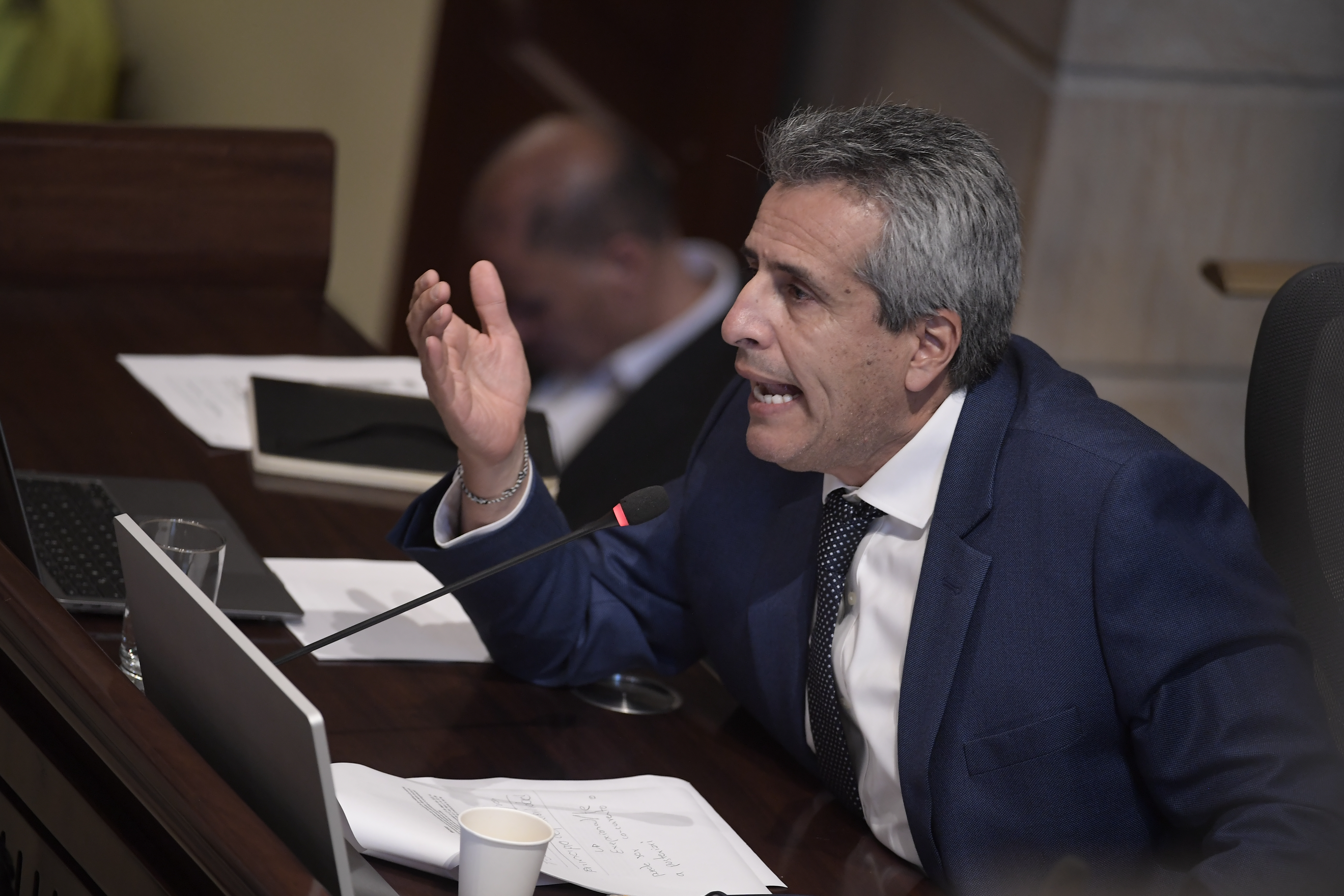 “Si no las sacamos, se hunden”: Velasco está presto a dialogar para aprobación de reformas