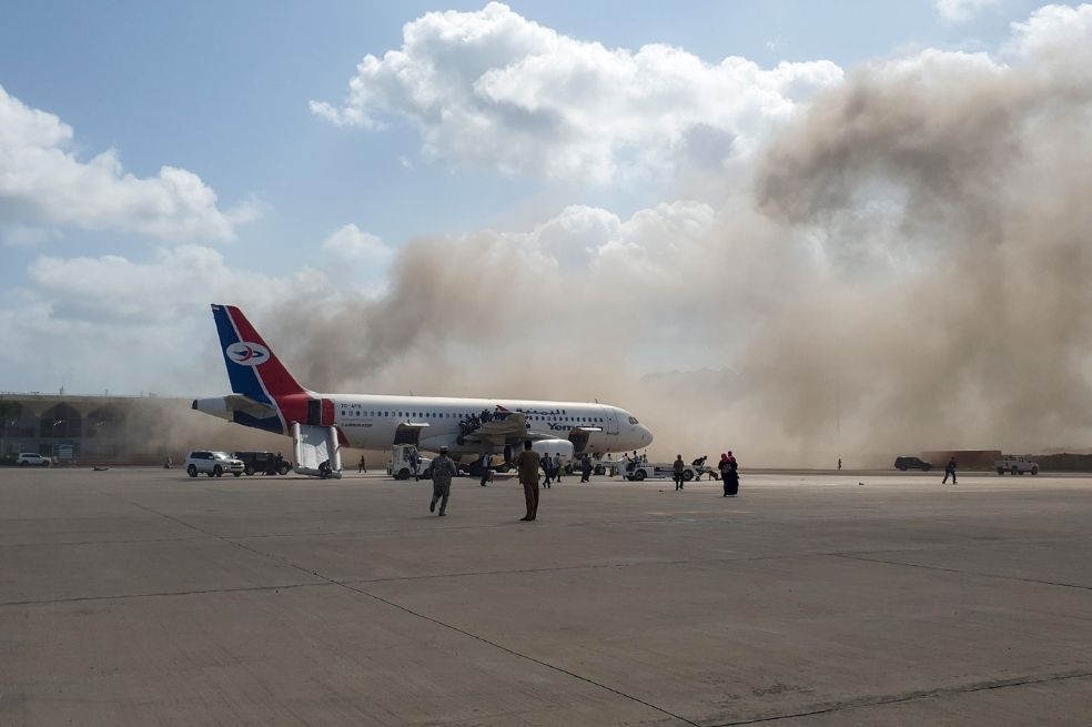 Explosiones en el aeropuerto de Adén en Yemen tras la llegada del nuevo gobierno
