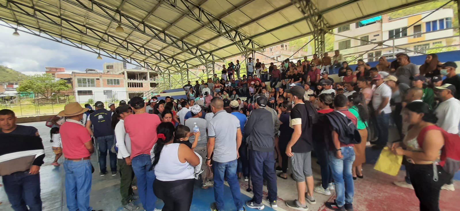 Más de mil indígenas huyen de sus territorios en Nariño por enfrentamientos armados