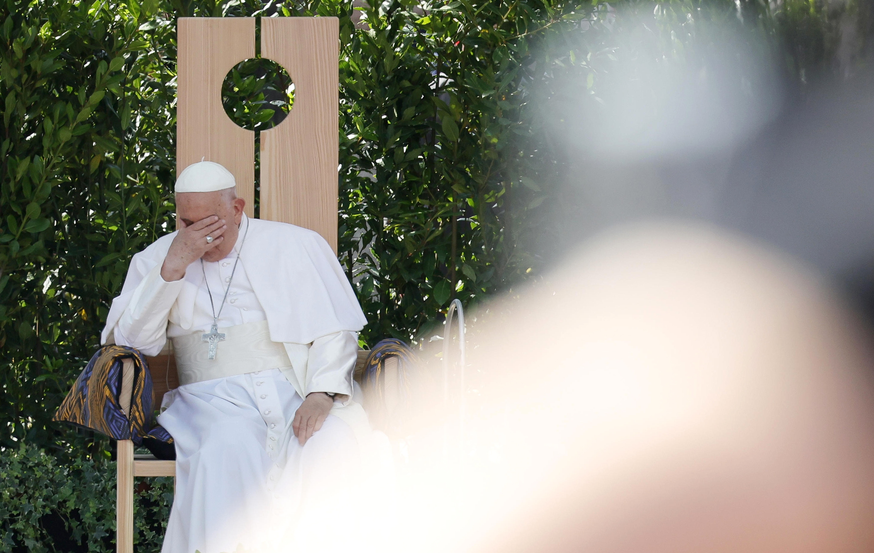 Desatada la polémica, el papa Francisco se disculpa por comentarios homofóbicos
