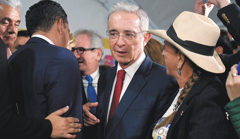 Jueza que decidirá sobre preclusión en el caso Uribe denuncia amenazas