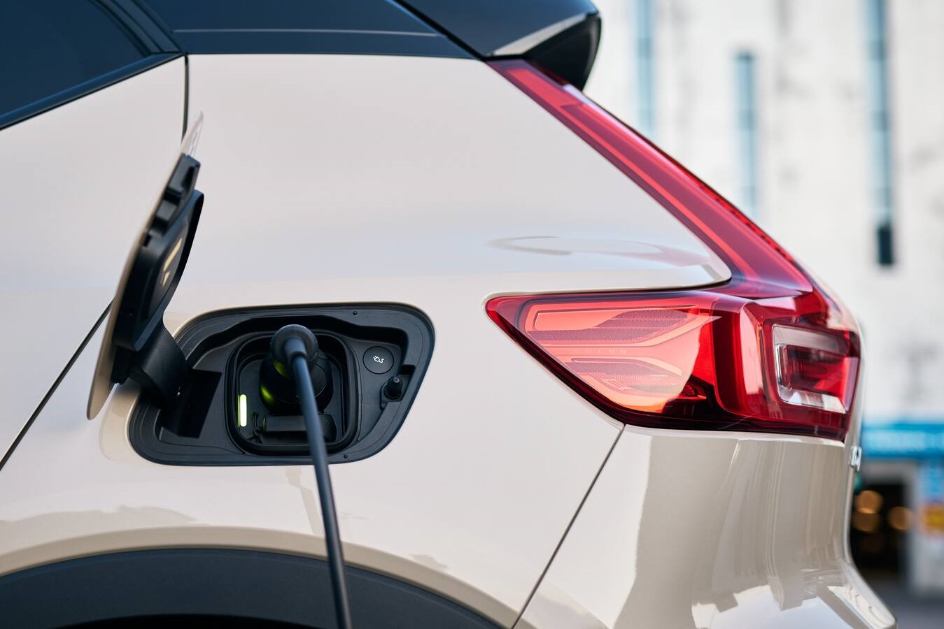 Crecen las matrículas de eléctricos e híbridos en Colombia durante julio de 2025