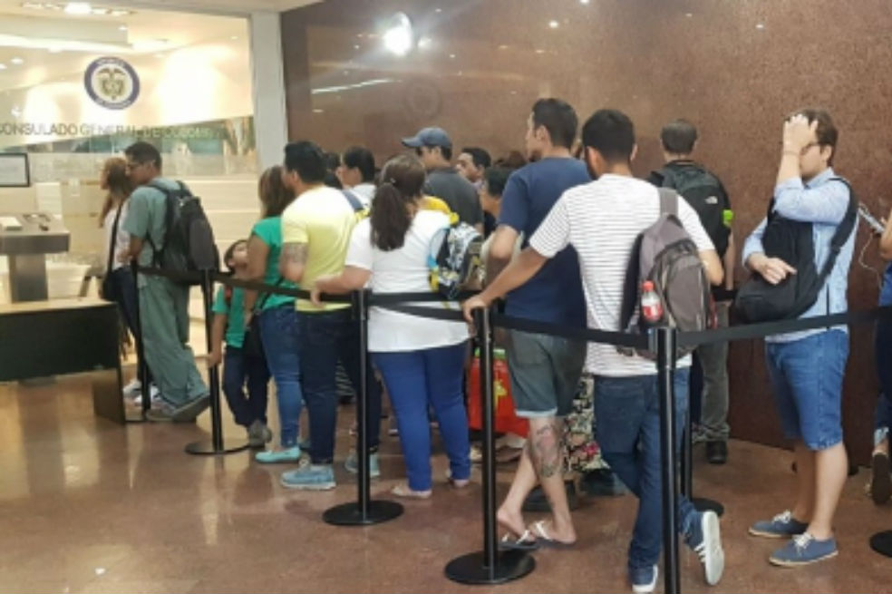 Multitudinaria inscripción de cédulas de colombianos en el exterior de cara a presidenciales