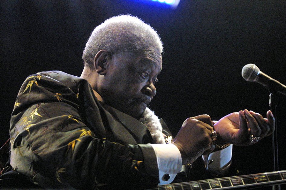 Eric Clapton rinde homenaje a su mentor B.B. King