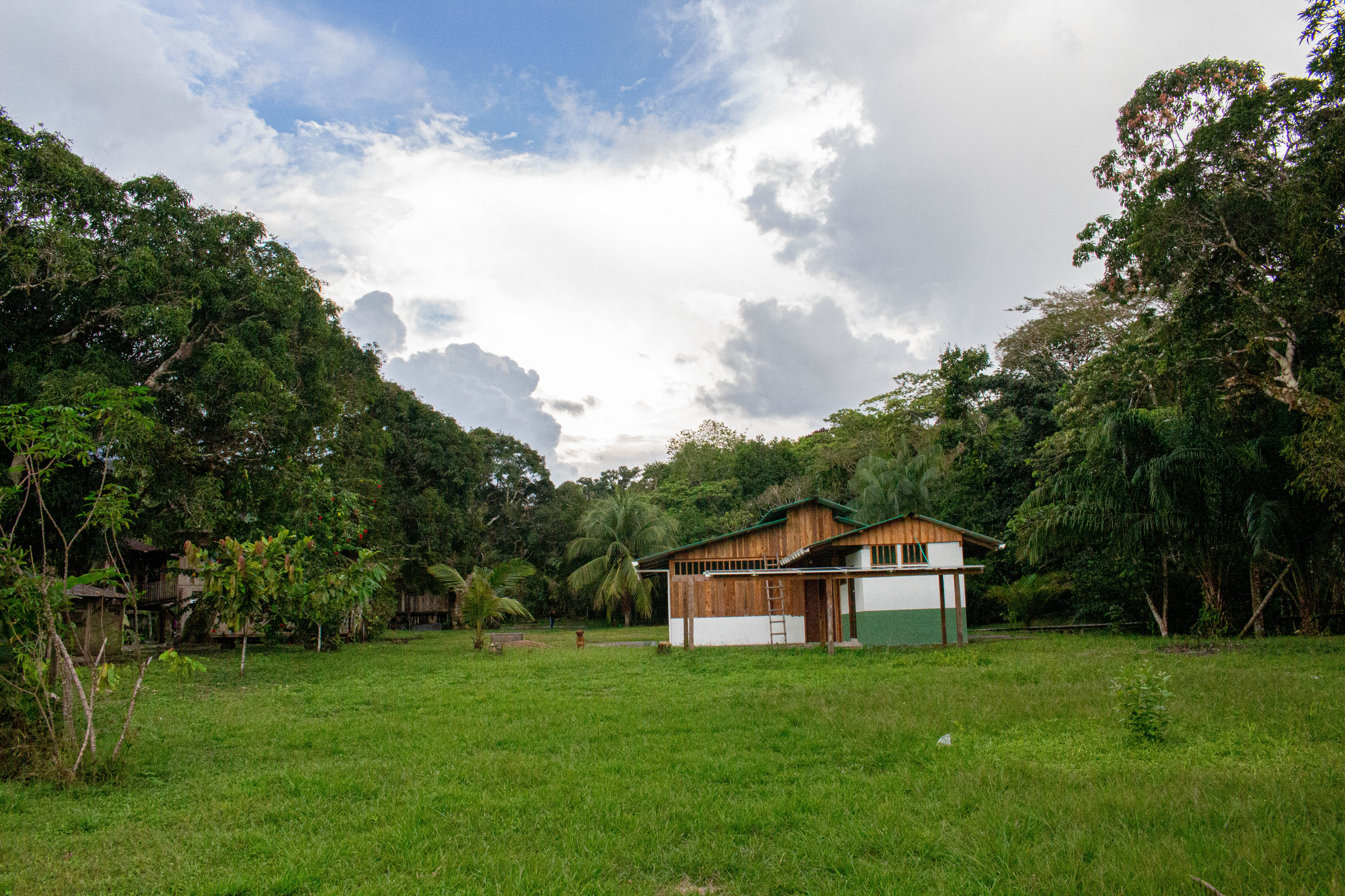 En la foto se ve el puesto de salud de Mariapolis, en el departamento de Amazonas.