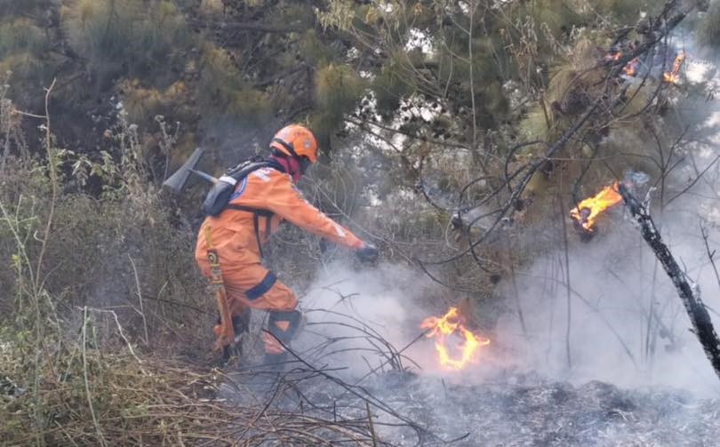 Así avanza el incendio forestal en Pichindé, Cali, tras 30 horas activo