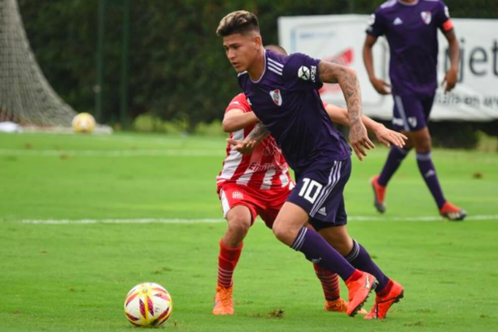 El gol olímpico de Jorge Carrascal con la reserva de  River