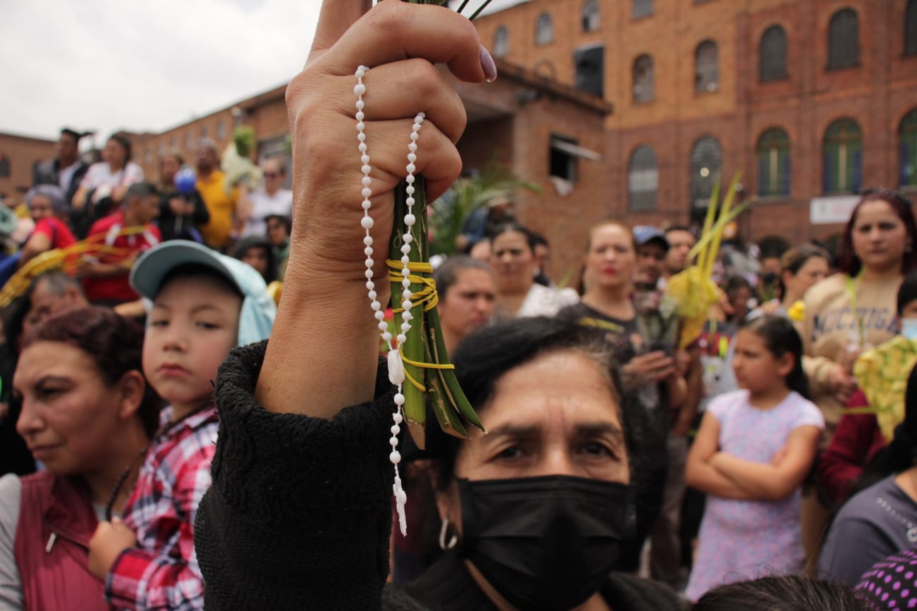 Domingo de Ramos en la iglesia del 20 de Julio en Bogotá.