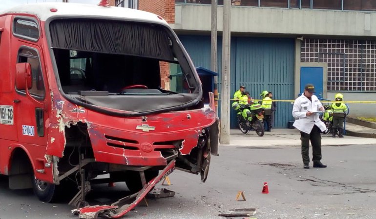 Un muerto dejó accidente entre dos buses del SITP