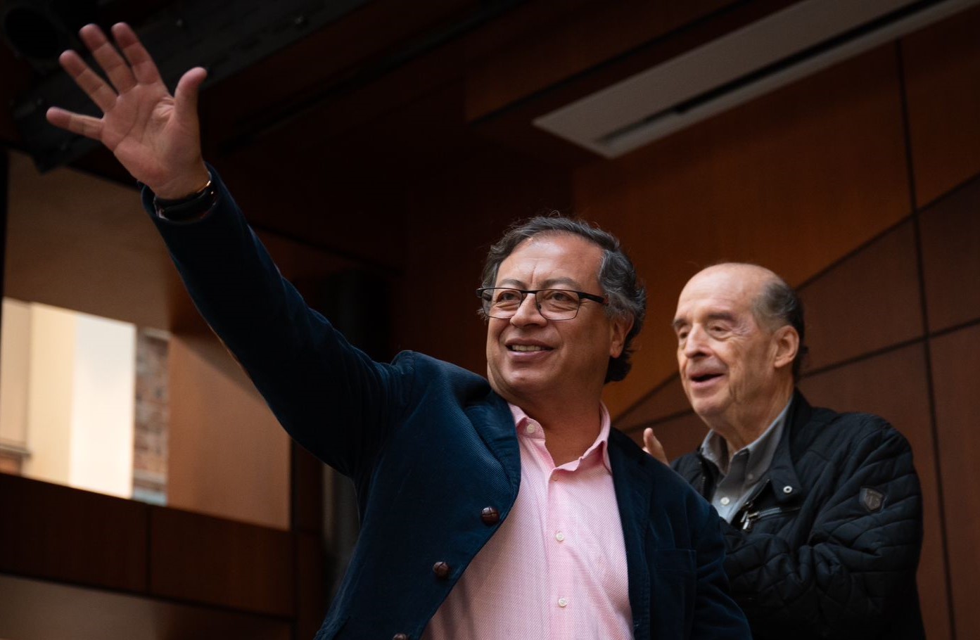 “No acepto pliegos de licitación sastre”: nueva defensa de Petro al canciller Leyva