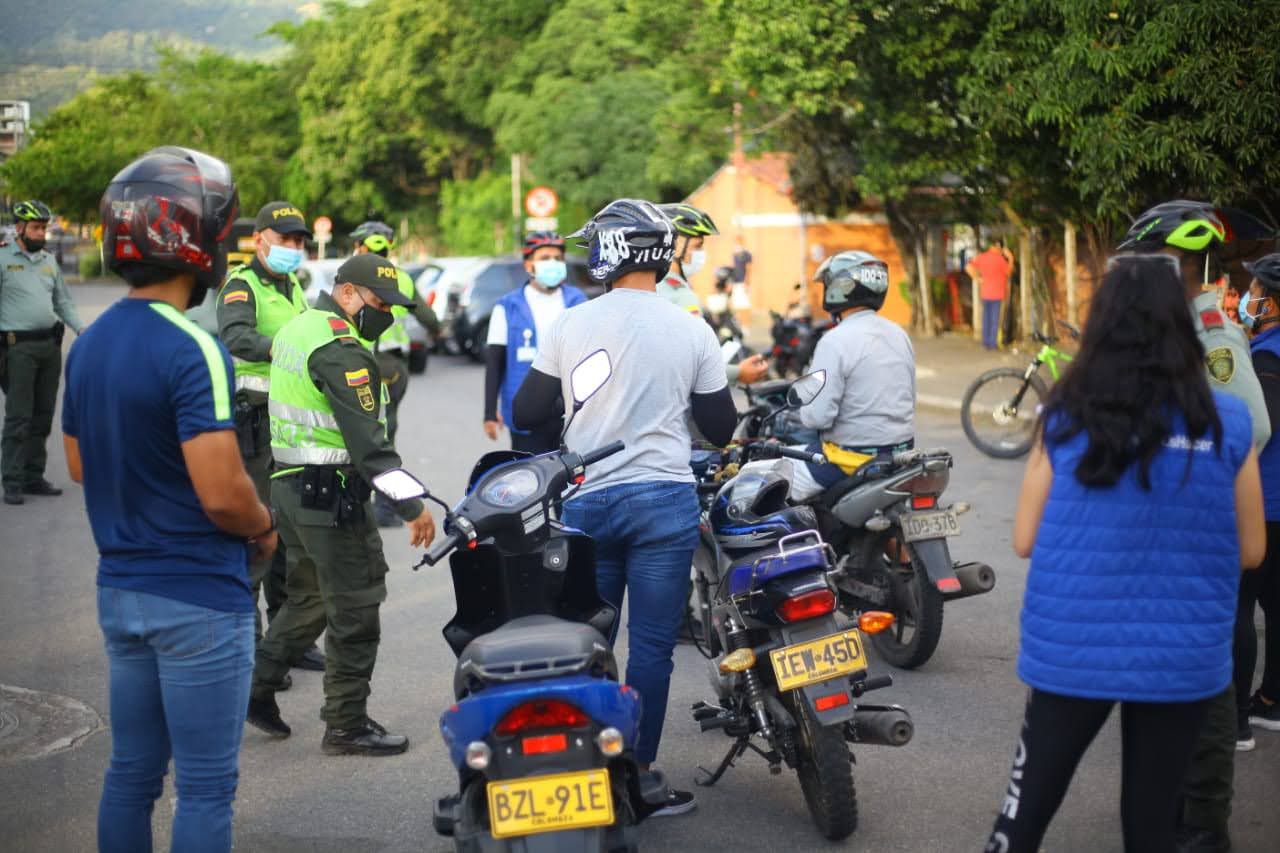 Restricción del parrillero hombre en Bucaramanga: esto dice el Área Metropolitana