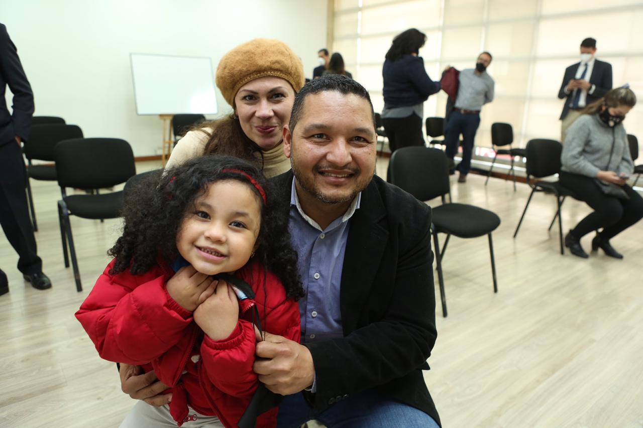 En Bogotá, el 71 % de los nacionalizados este año son venezolanos